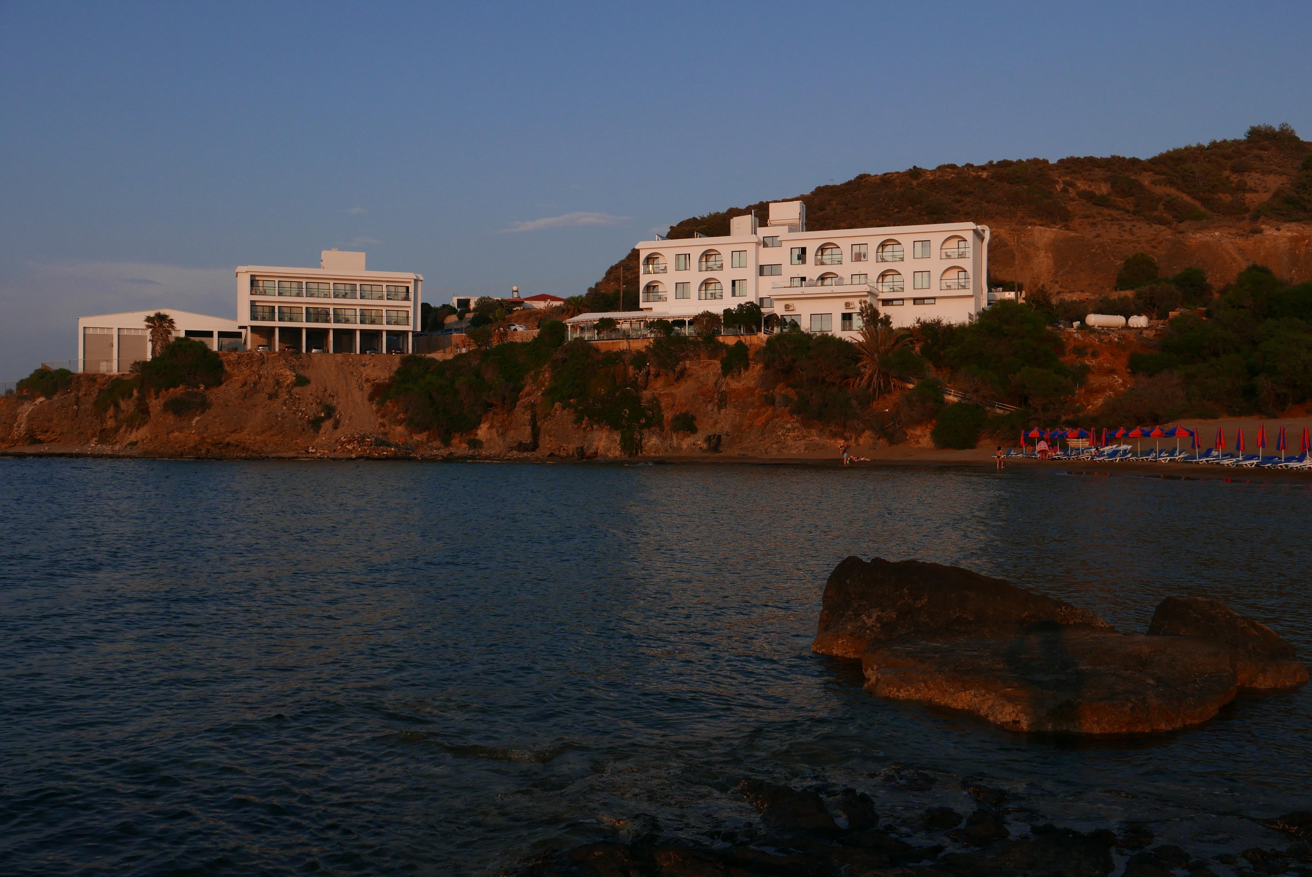 E.J. Pyrgos Bay Hotel Eksteriør bilde