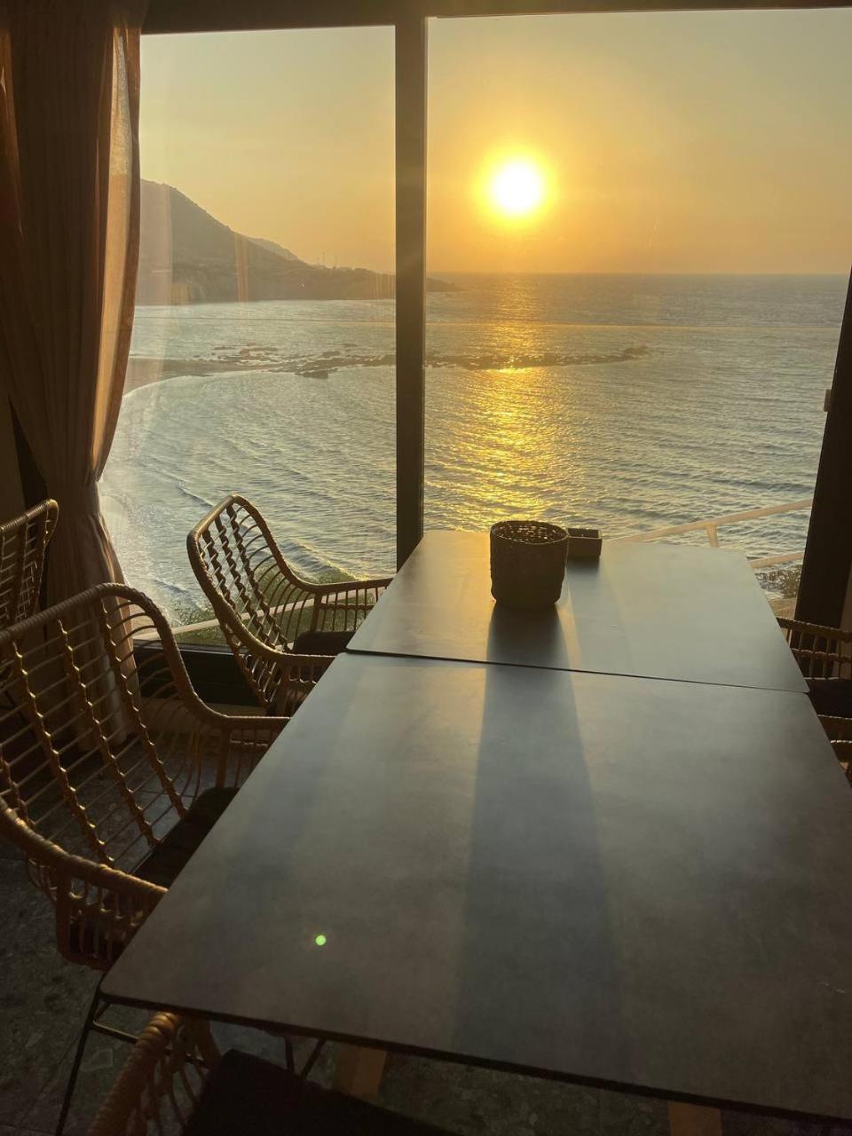 E.J. Pyrgos Bay Hotel Eksteriør bilde